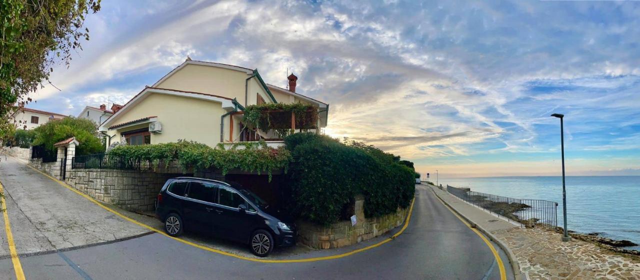 Apartmaji Pri Bosi Nogi Izola Exterior foto