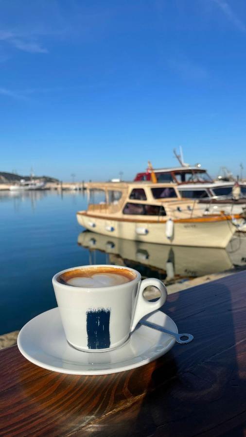 Apartmaji Pri Bosi Nogi Izola Exterior foto